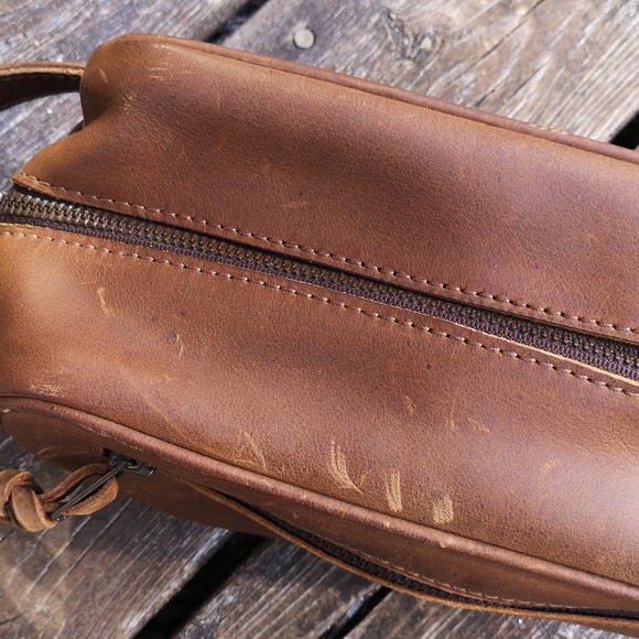 Kuero leather toiletry case - Picture 11 of 14